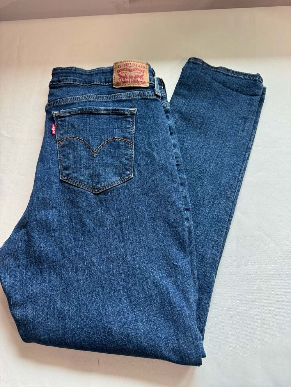 Levi’s 711 Skinny Jeans Medium Wash Stretch Denim Mid Rise Women’s 33